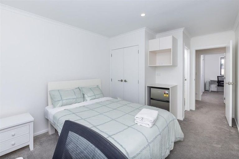 Photo of property in 2/18 May Street, Hamilton East, Hamilton, 3216