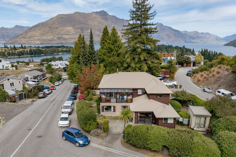 Photo of property in 1 Salmond Place, Queenstown, 9300