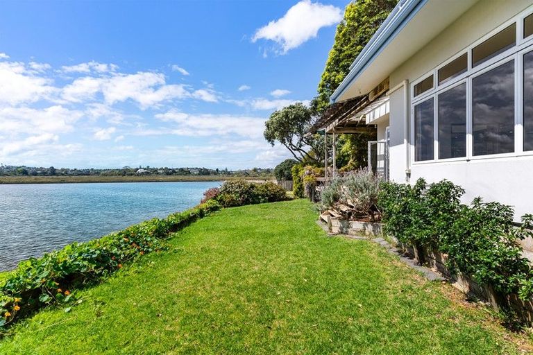 Photo of property in 2/67 Beresford Street, Bayswater, Auckland, 0622
