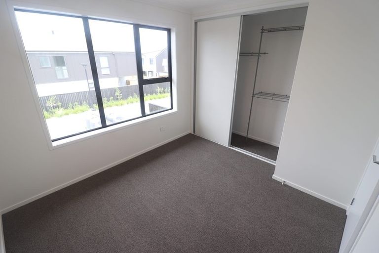 Photo of property in 20 Wai Place, Westgate, Auckland, 0614