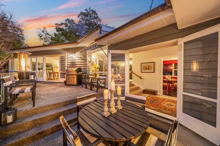Photo of property in 9 Chatsworth Road, Silverstream, Upper Hutt, 5019