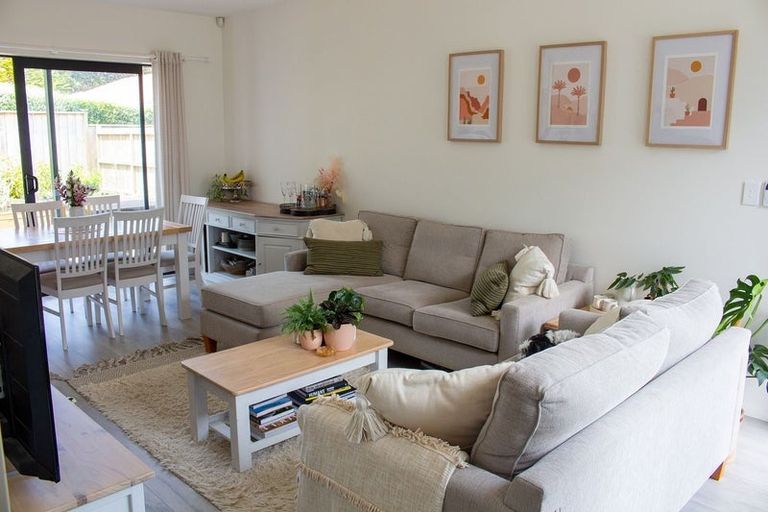 Photo of property in 68c Donovan Avenue, Massey, Auckland, 0614