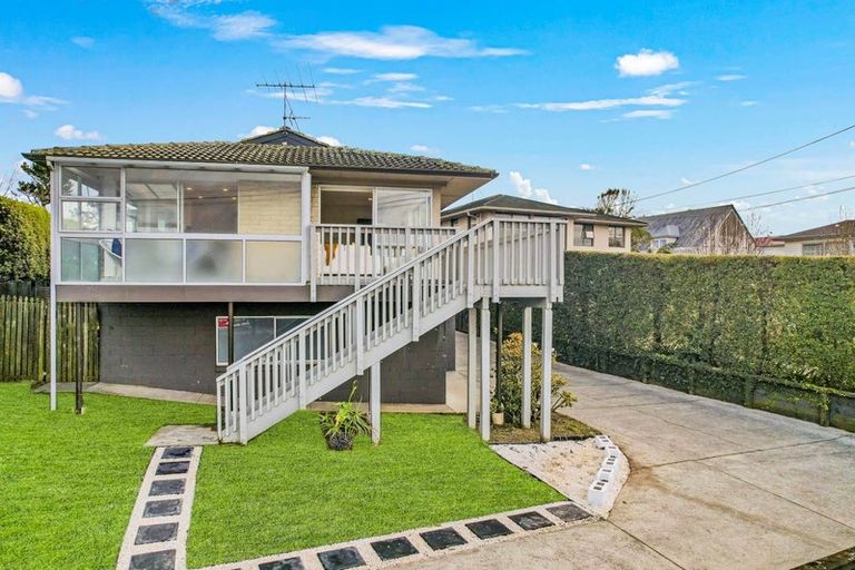 Photo of property in 832 East Coast Road, Oteha, Auckland, 0630