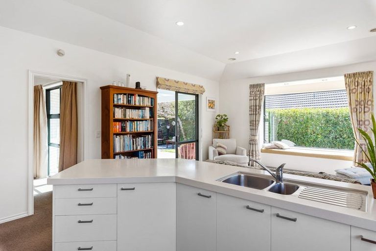 Photo of property in 4 Maple Lane, Waikanae, 5036