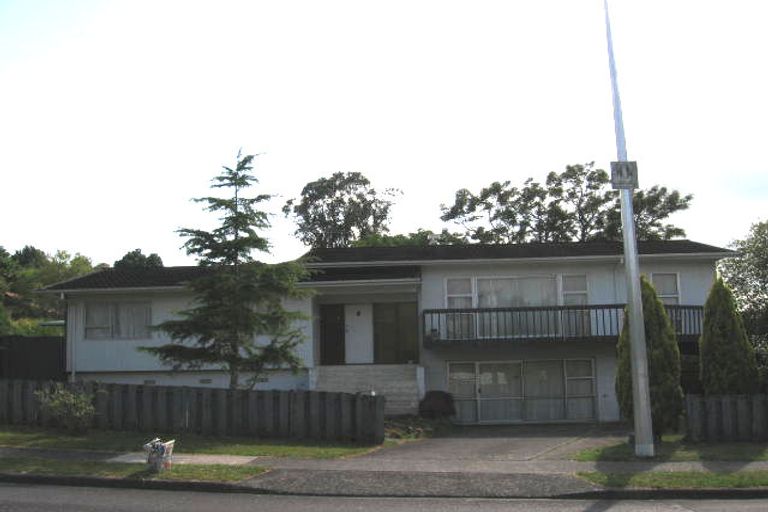 Photo of property in 1/32 King Richard Place, Browns Bay, Auckland, 0630