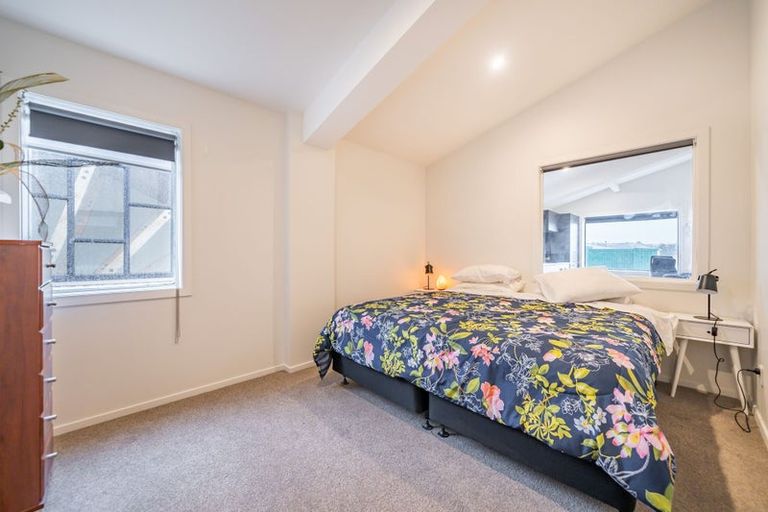 Photo of property in 2/66 Bay Road, Kilbirnie, Wellington, 6022
