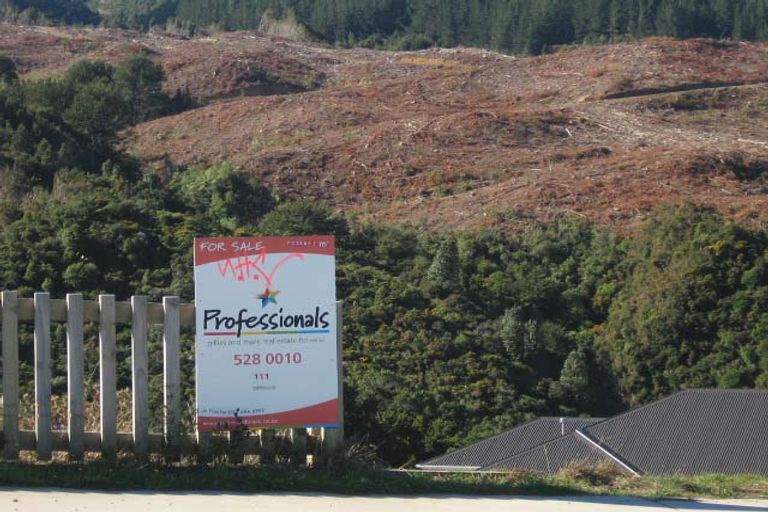 Photo of property in 111 Kirton Drive, Riverstone Terraces, Upper Hutt, 5018
