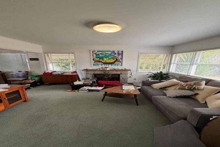 Photo of property in 6 Hereford Street, Te Atatu Peninsula, Auckland, 0610