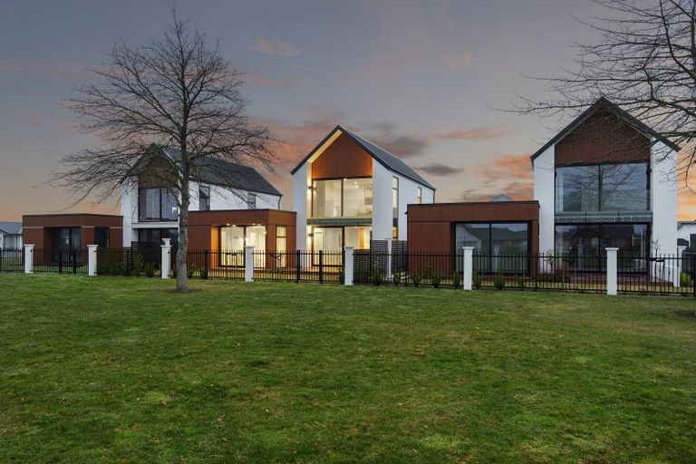 Photo of property in 15 Pembrook Close, Rangiora, 7400