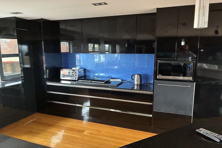 Photo of property in 4 The Enclave, Totara Heights, Auckland, 2105