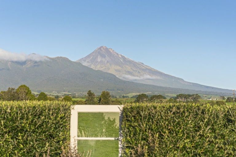 Photo of property in 37 Upper Pitone Road, Pitone, New Plymouth, 4374