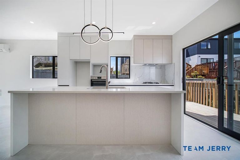 Photo of property in 1 Papauma Place, Papakura, 2110