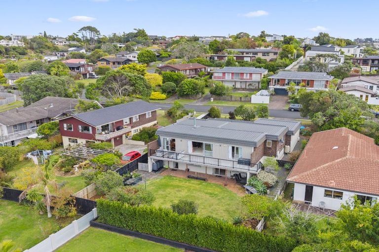 Photo of property in 5 Stapleford Crescent, Browns Bay, Auckland, 0630