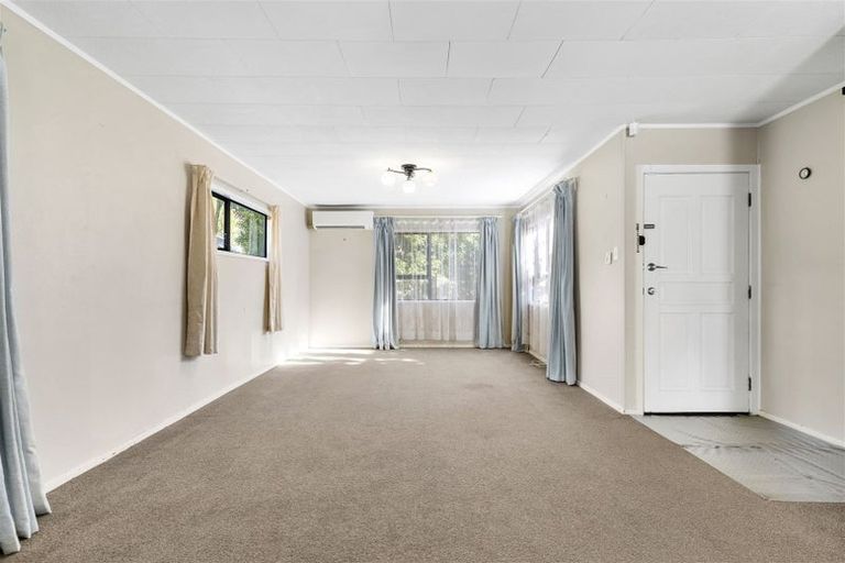 Photo of property in 41 Holmes Drive South, Massey, Auckland, 0614