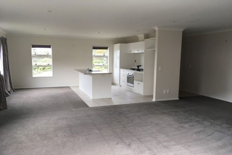 Photo of property in 10 Moonraker Place, Whitby, Porirua, 5024