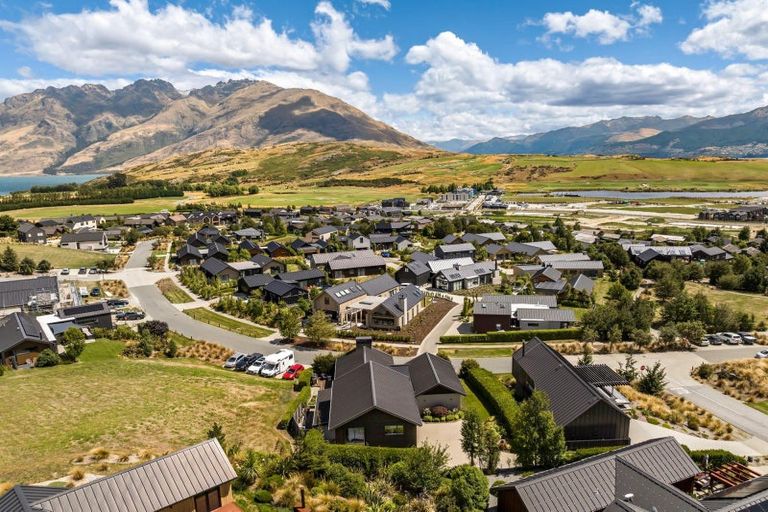 Photo of property in 4 Kinross Lane, Jacks Point, Queenstown, 9371