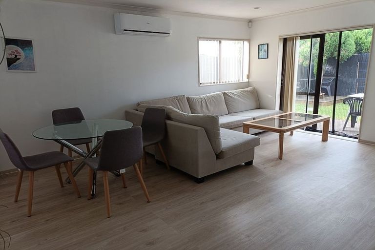 Photo of property in 70a Kayes Road, Pukekohe, 2120