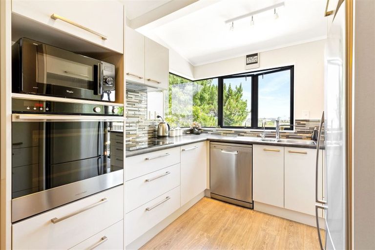 Photo of property in 43c Taioma Crescent, Te Atatu Peninsula, Auckland, 0610