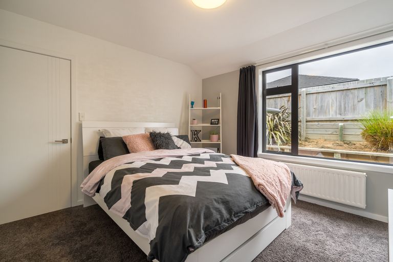 Photo of property in 64 Severn Street, Island Bay, Wellington, 6023