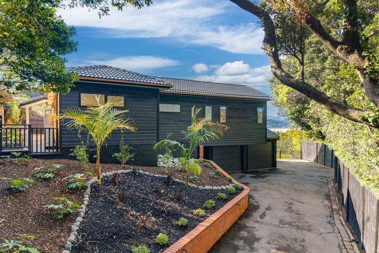 Photo of property in 77 Paremata Road, Paremata, Porirua, 5024