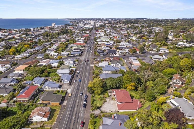 Photo of property in 331 Devon Street West, New Plymouth, 4310