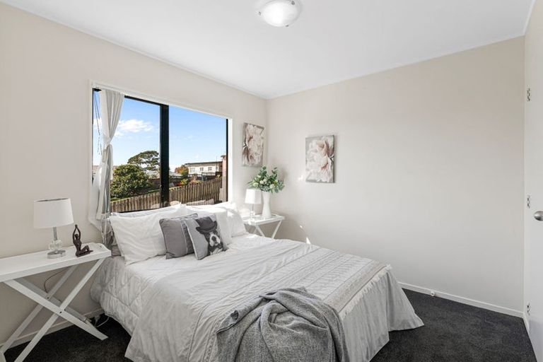Photo of property in 3/24 Eastglen Road, Glen Eden, Auckland, 0602