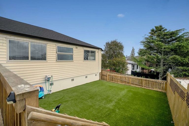 Photo of property in 103e Woodglen Road, Glen Eden, Auckland, 0602