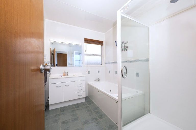 Photo of property in 174 Royal Road, Massey, Auckland, 0614