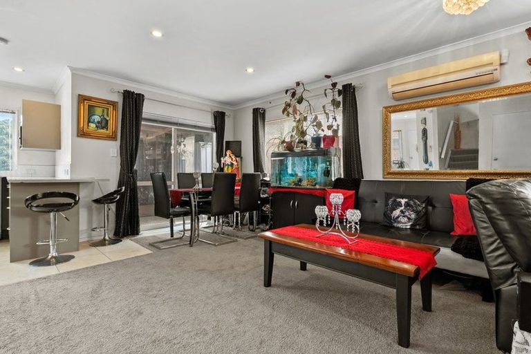 Photo of property in 327 Chapel Road, Flat Bush, Auckland, 2016