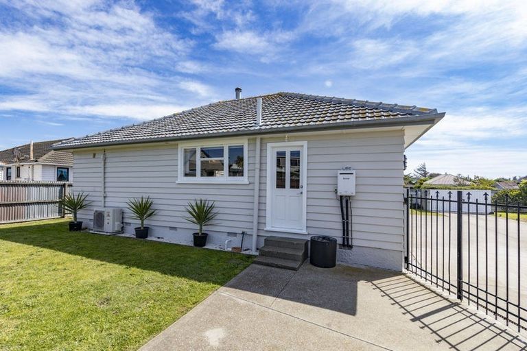 Photo of property in 8 Pandora Street, North New Brighton, Christchurch, 8083