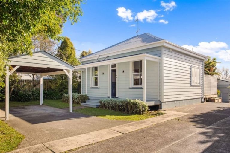 Photo of property in 139 Titirangi Road, New Lynn, Auckland, 0600