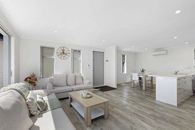 Photo of property in 55c Durham Crescent, Fairfield, Lower Hutt, 5011