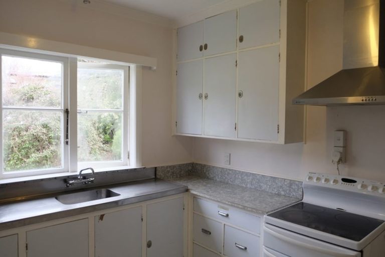 Photo of property in 3 Huia Street, Tawa, Wellington, 5028