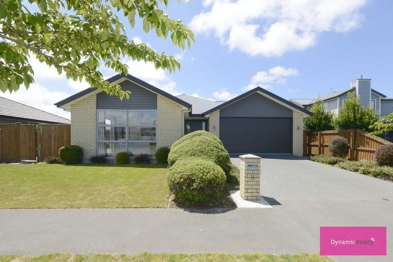 Photo of property in 16 Augustine Drive, Aidanfield, Christchurch, 8025