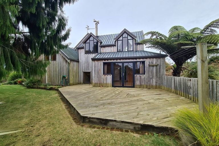 Photo of property in 9 Lindaver Grove, Merrilands, New Plymouth, 4312