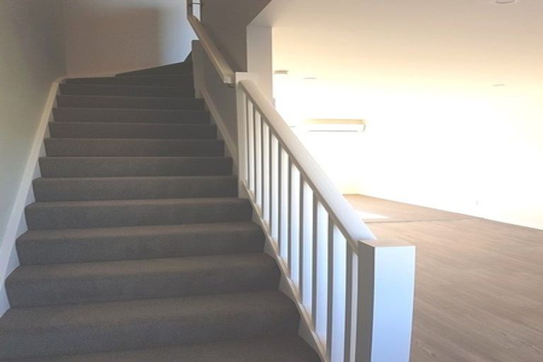 Photo of property in 32u2 Dr Taylor Terrace, Johnsonville, Wellington, 6037