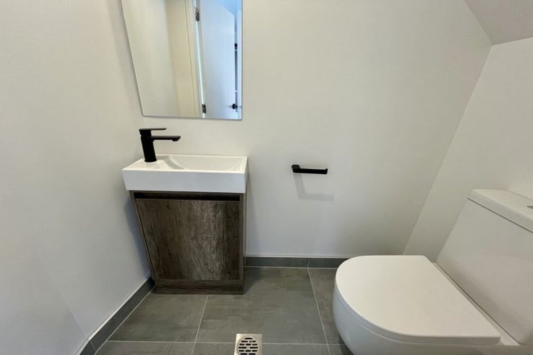 Photo of property in 12a Massine Place, Randwick Park, Auckland, 2105