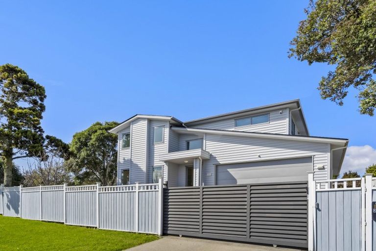 Photo of property in 12a Blakeborough Drive, Forrest Hill, Auckland, 0620