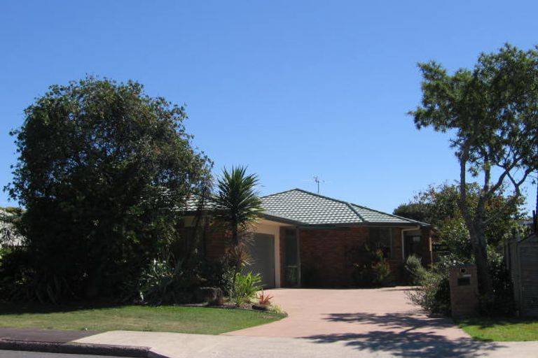 Photo of property in 9 Sylvan Park Avenue, Milford, Auckland, 0620