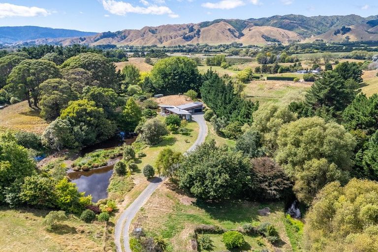 Photo of property in 86 Derham Road, Te Horo, Otaki, 5581