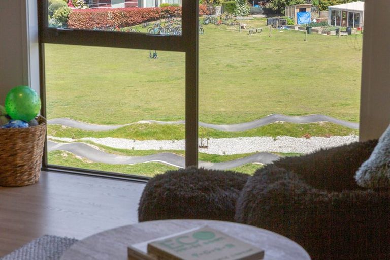 Photo of property in 50 Kings Drive, Wanaka, 9305