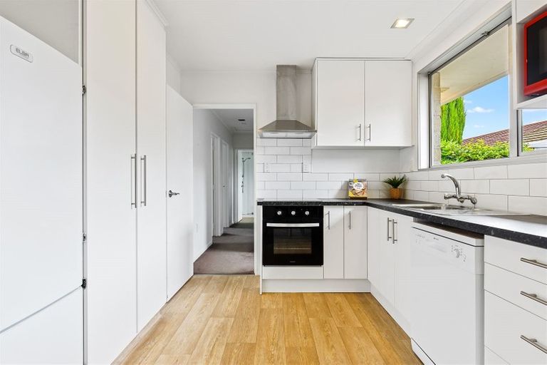 Photo of property in 51 Ambleside Drive, Burnside, Christchurch, 8053