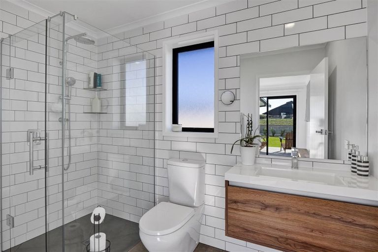 Photo of property in 20a Larlin Drive, Hawera, 4675