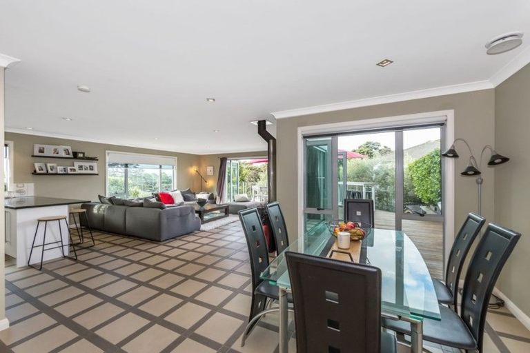 Photo of property in 168 Kittiwake Drive, Schnapper Rock, Auckland, 0632