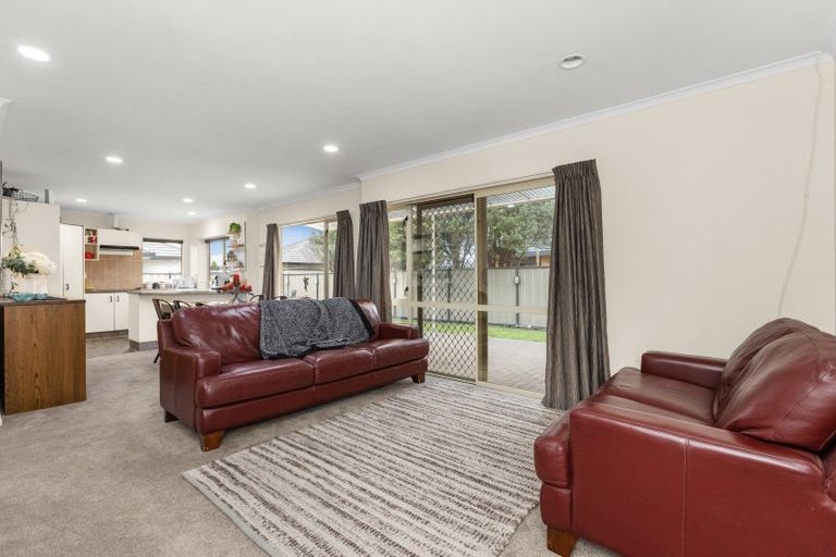 Photo of property in 13 Flemington Place, Taradale, Napier, 4112