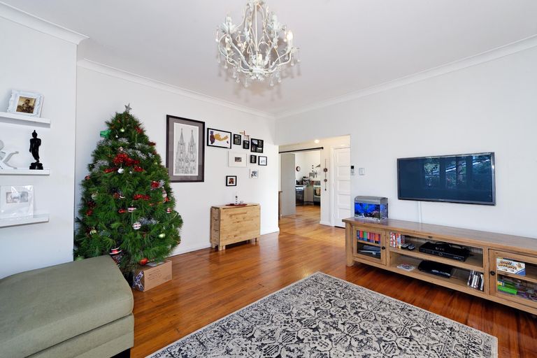 Photo of property in 10a Kashmir Road, Glen Eden, Auckland, 0602