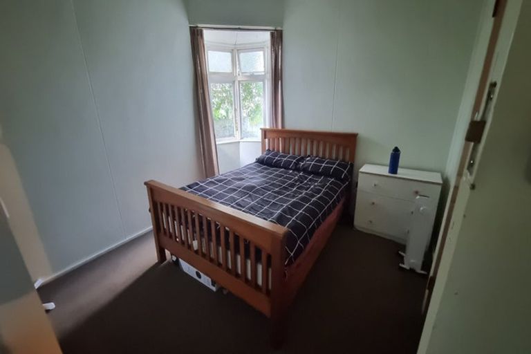 Photo of property in 107 The Ridgeway, Mornington, Wellington, 6021