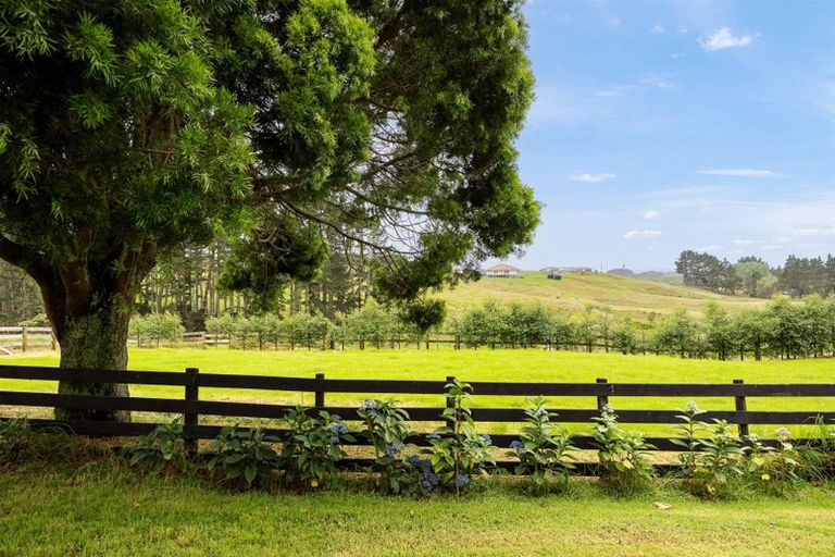 Photo of property in 298 Rimmer Road, Helensville, 0875