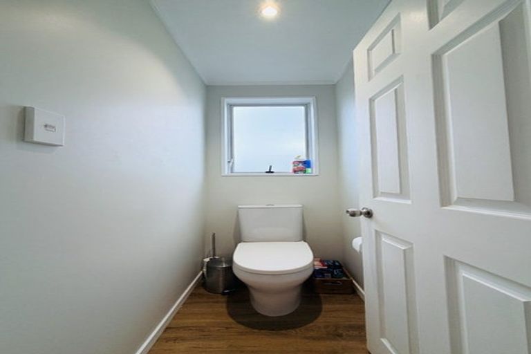 Photo of property in 8 Kaitawa Crescent, Paraparaumu, 5032