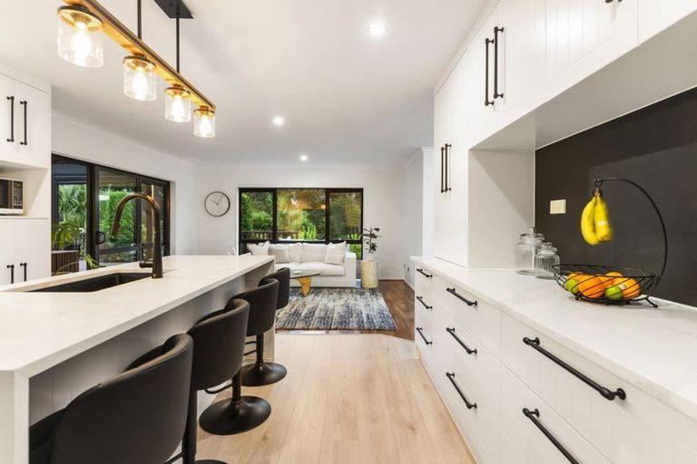Photo of property in 48 Shelter Drive, Greenhithe, Auckland, 0632